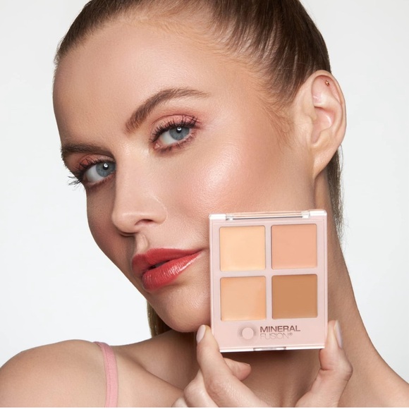 Mineral Fusion Refillable Concealer Palette Full Coverage in Indulgence - Picture 8 of 12